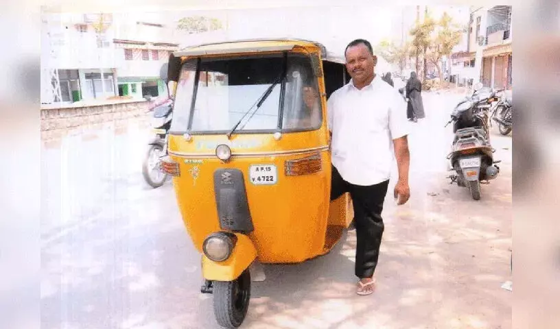 करीमनगर में ऑटोरिक्शा ड्राइवर बना कवि