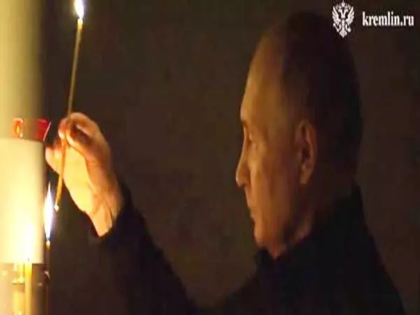 रूसी राष्ट्रपति पुतिन ने मॉस्को आतंकी हमले के पीड़ितों के लिए मोमबत्ती जलाई