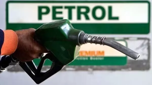 पेट्रोल बिक रहा 94.72 रुपये प्रति लीटर, ऐसे चेक करे अपने-अपने शहर में