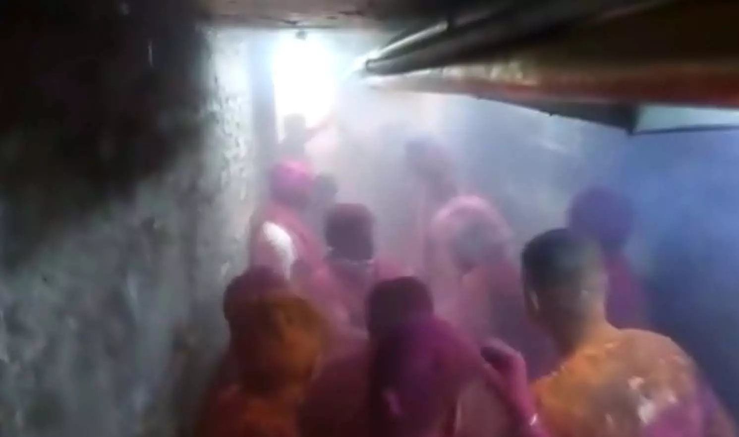 VIDEO: महाकाल मंदिर में भस्म आरती के दौरान गर्भगृह में लगी आग, जांच के आदेश