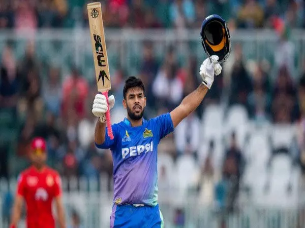 यूएई के बल्लेबाज उस्मान खान को न्यूजीलैंड टी20 सीरीज से पहले पाकिस्तान के प्रशिक्षण शिविर में शामिल किया गया