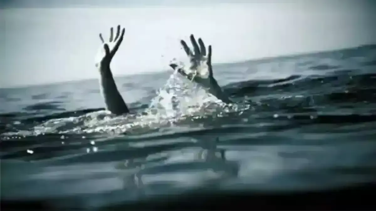 त्योहार के दौरान कई जगहों पर त्रासदी, तैराकी करने गए छह लोगों की मौत