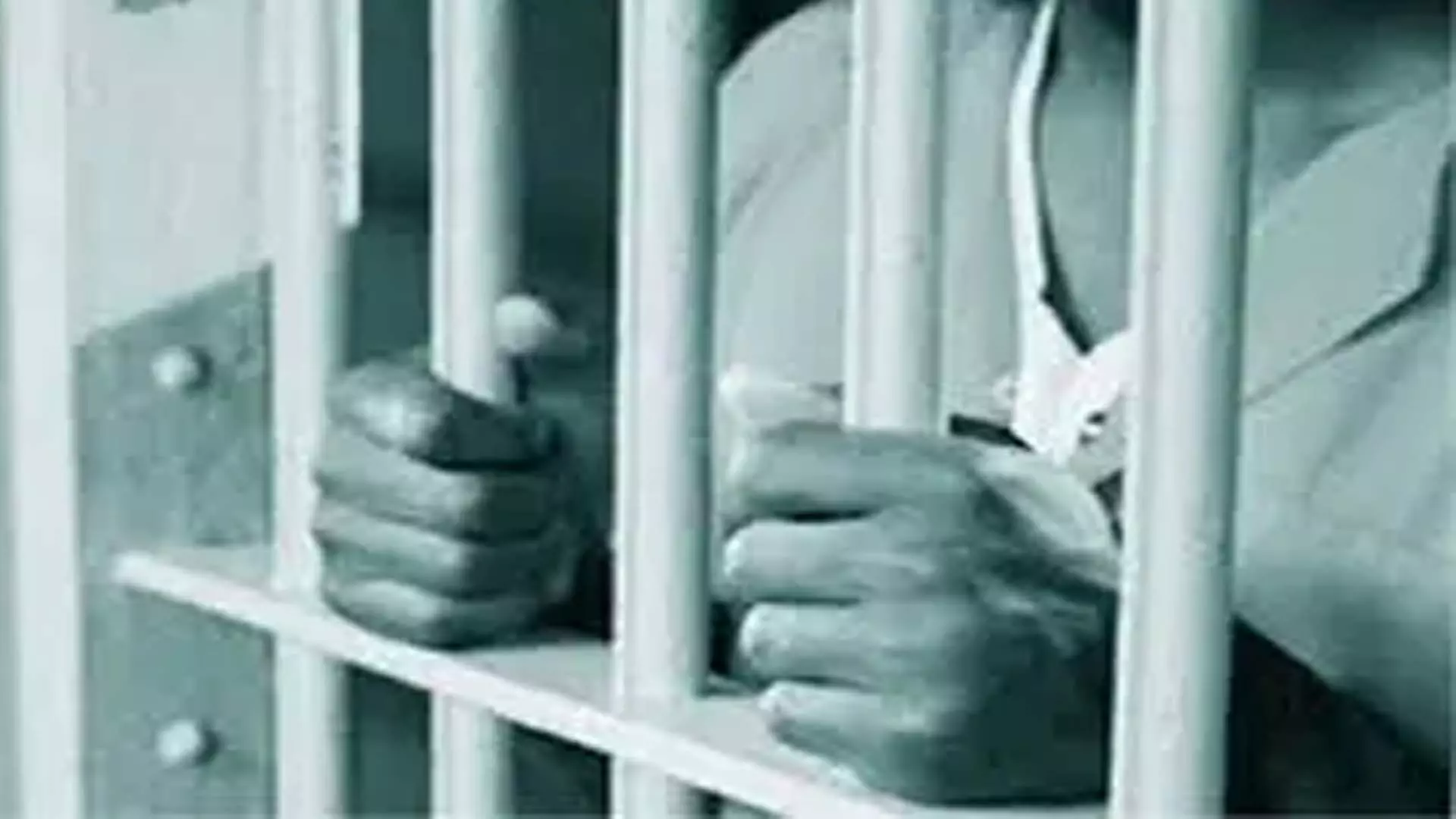 ड्रग तस्कर को 10 साल की सजा, 1 लाख रुपये का जुर्माना