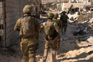 सैनिकों को गाजा के अल-शिफा अस्पताल में हथियारों का जखीरा मिला: इजरायल की सेना