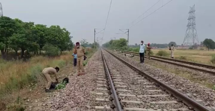 गजसिंहपुर में सोमवार रात एक युवक की ट्रेन से कटकर हुई मौत