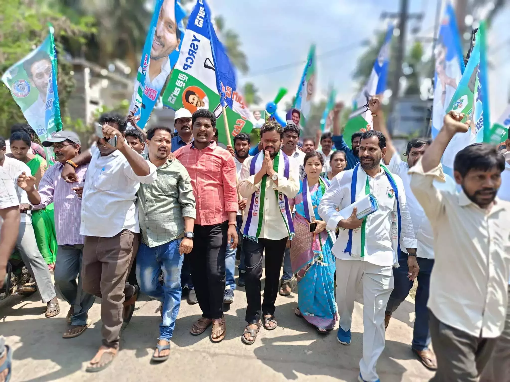 वाईएसआरसी ने रामचन्द्रपुरम में रैली आयोजित की