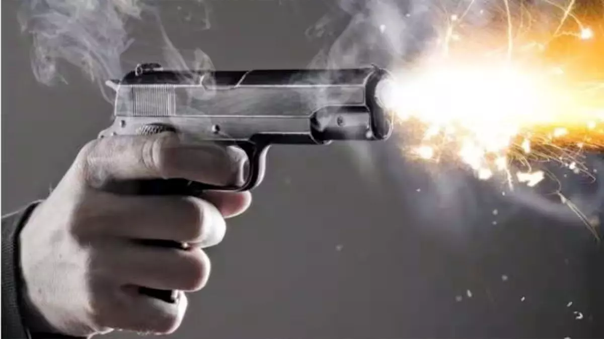 Bihar :  पुत्र समेत दो युवकों को अपराधियों ने गोली मार दी