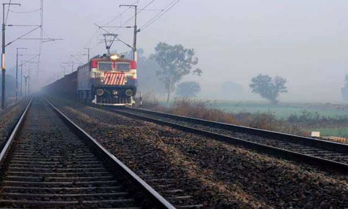 भारतीय किसान संघ ने की सरस्वती नगर स्टेशन पर ट्रेन रोकने की मांग