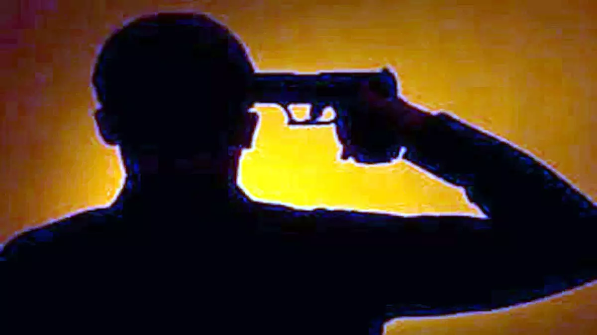 भोपाल में होटल के मालिक ने खुद को गोली मारकर की आत्महत्या