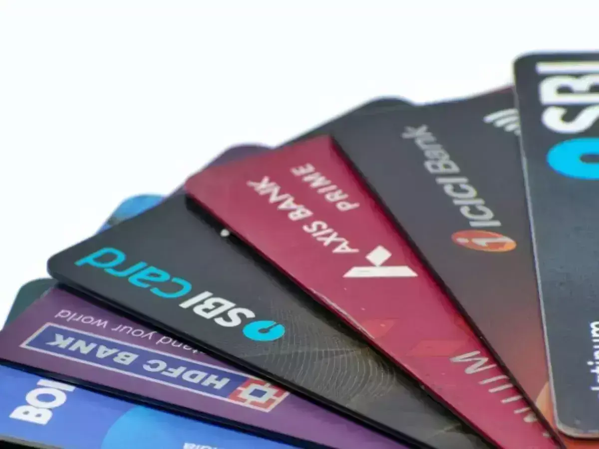 इन बैंकों के क्रेडिट कार्ड के नियमों में 1 अप्रैल से होने वाला हैं बदलाव