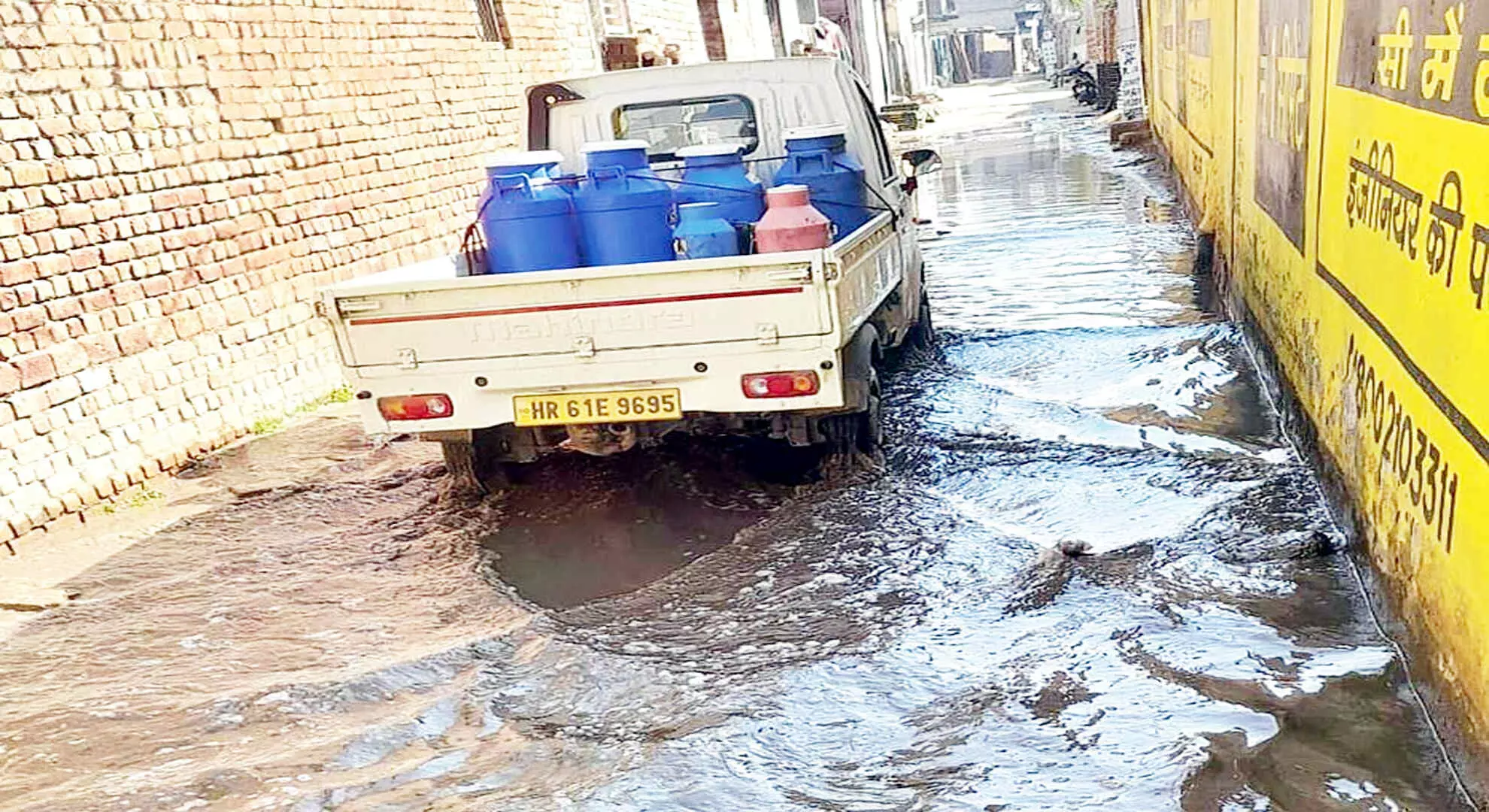 पानी दूषित, सड़कों पर सीवरेज: मंडरा रहा महामारी का खतरा भिवानी