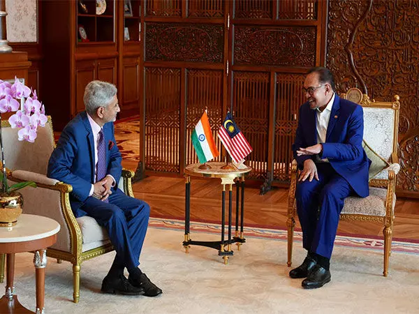जयशंकर ने मलेशियाई प्रधानमंत्री से मुलाकात की, भारत-मलेशिया संबंधों के लिए उनके दृष्टिकोण की सराहना की