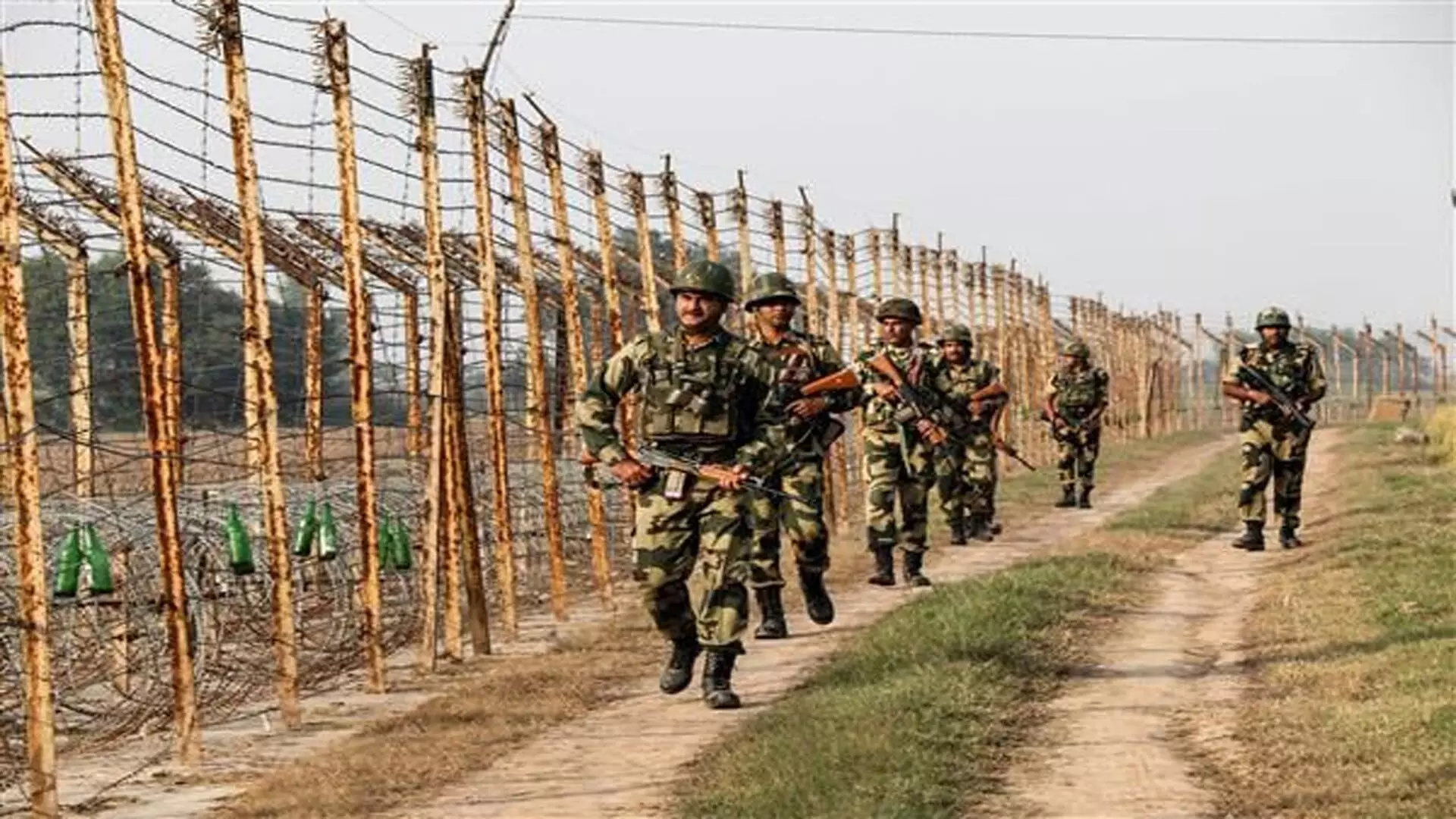 भारत-पाकिस्तान सीमा के पास BSF ने 2 ड्रोन जब्त किए