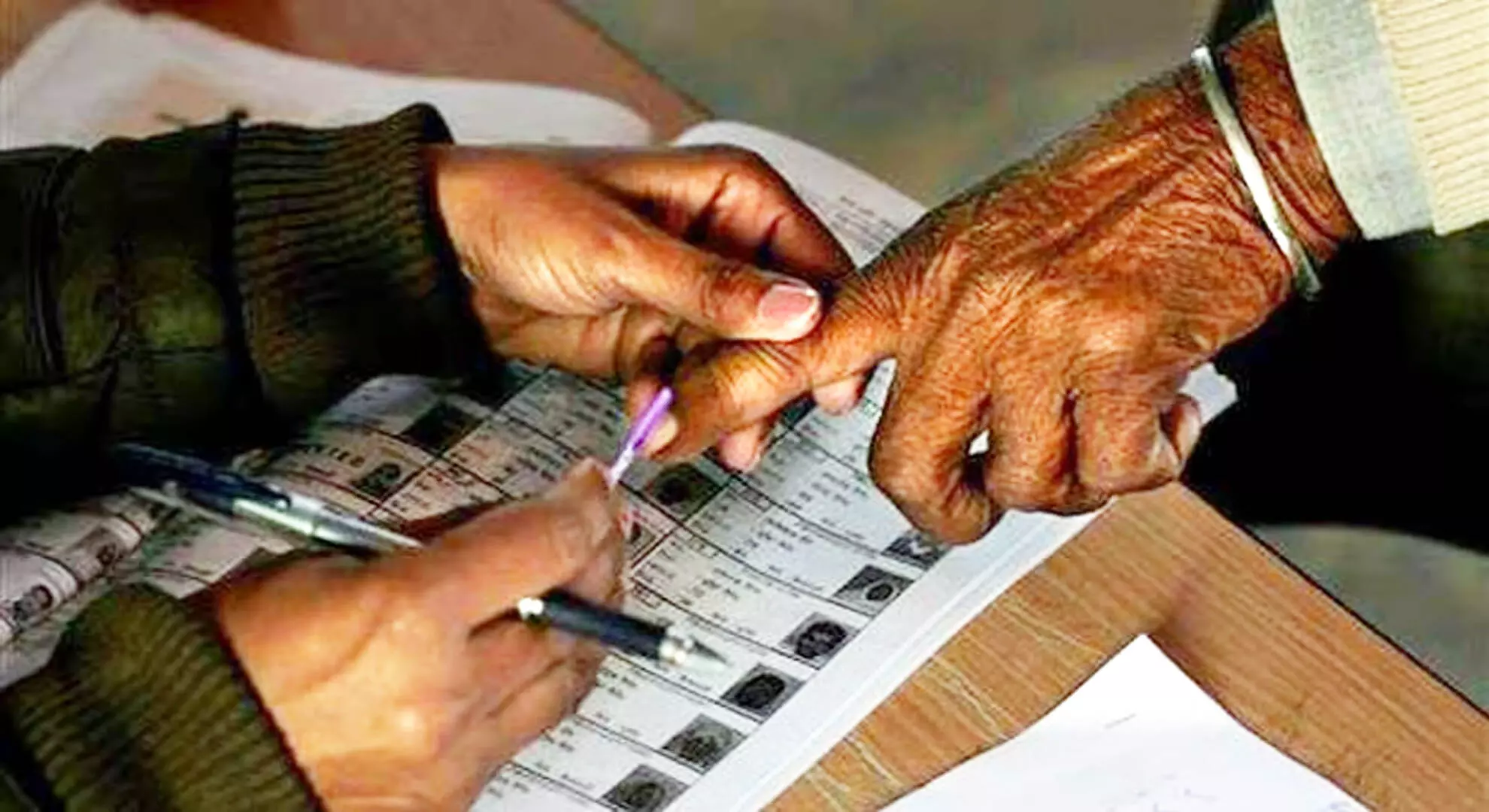 तमिलनाडु में 6.23 करोड़ मतदाताओं में से 11 लाख पहली बार वोट दे रहे हैं