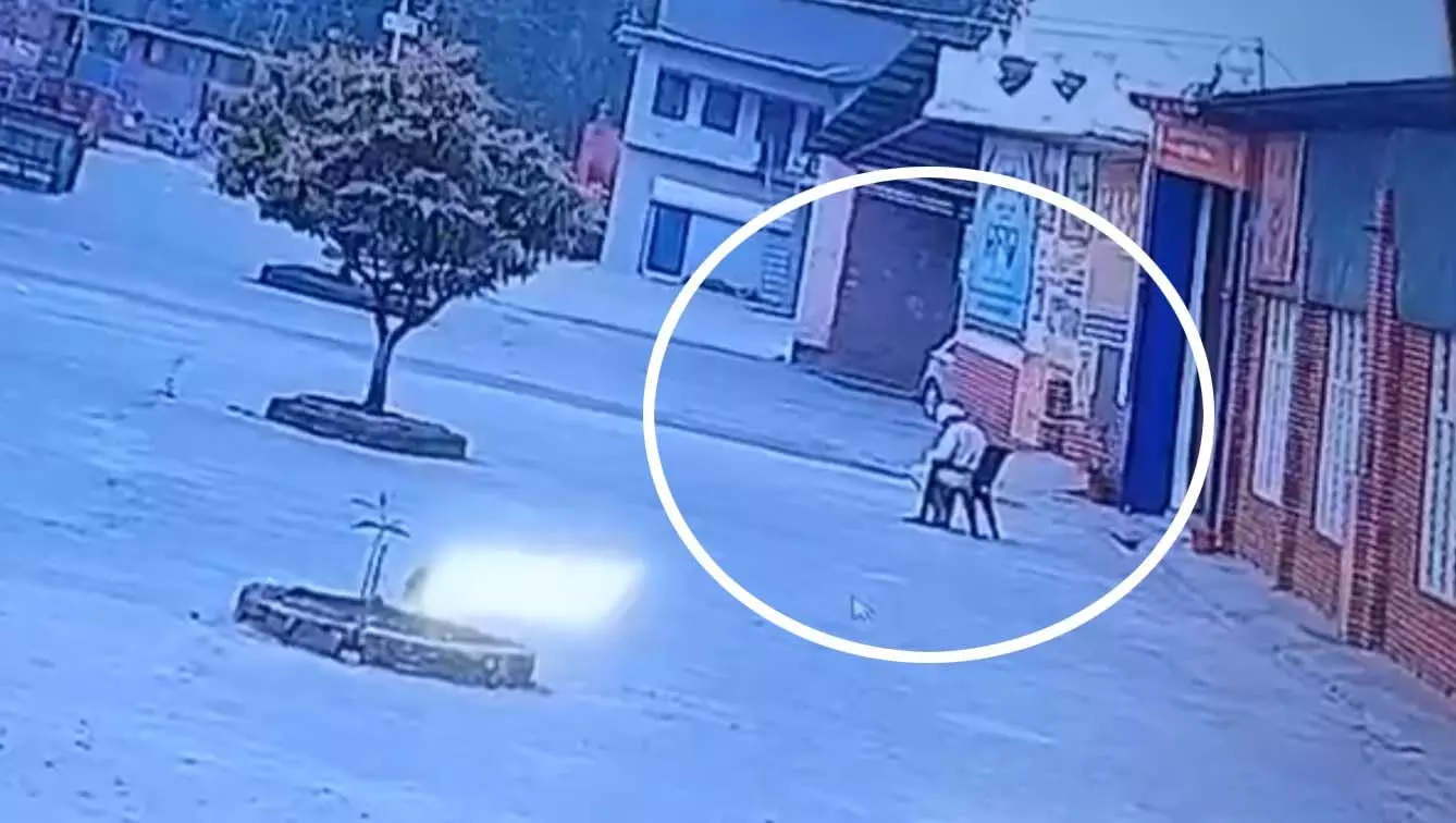हत्या का LIVE वीडियो, गुरुद्वारे में बाइक पर आए हमलावर ने की ताबड़तोड़ फायरिंग