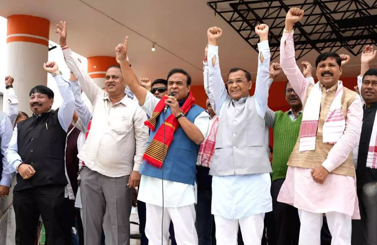 भाजपा उम्मीदवार कामाख्या प्रसाद तासा ने काजीरंगा संसदीय क्षेत्र से नामांकन दाखिल किया