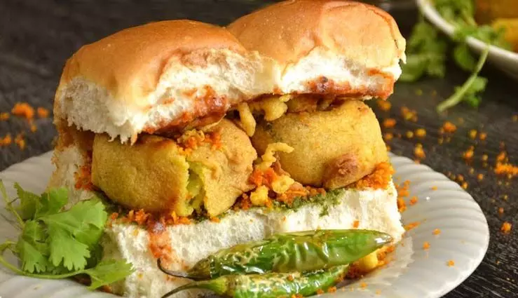 रेसिपी- मुंबई का मशहूर स्ट्रीट फूड वड़ा पाव