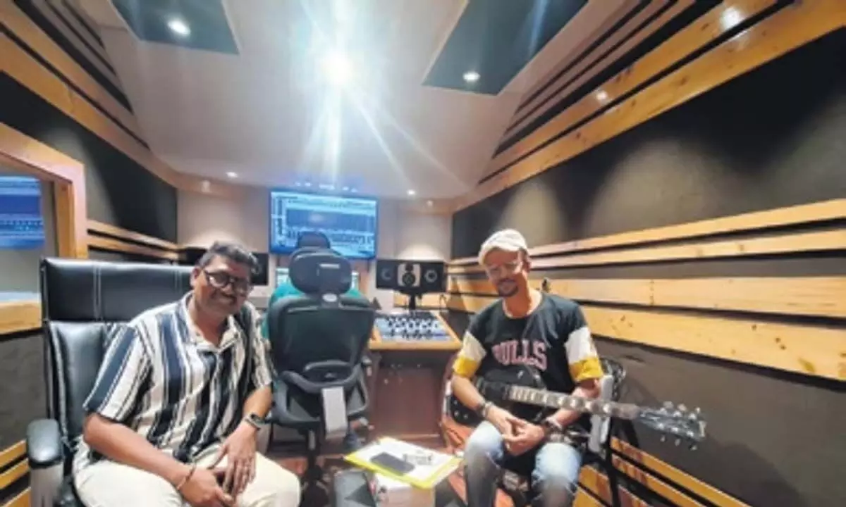 संगीतकार ओडिशा में चुनावी हलचल का भरपूर फायदा उठा रहे