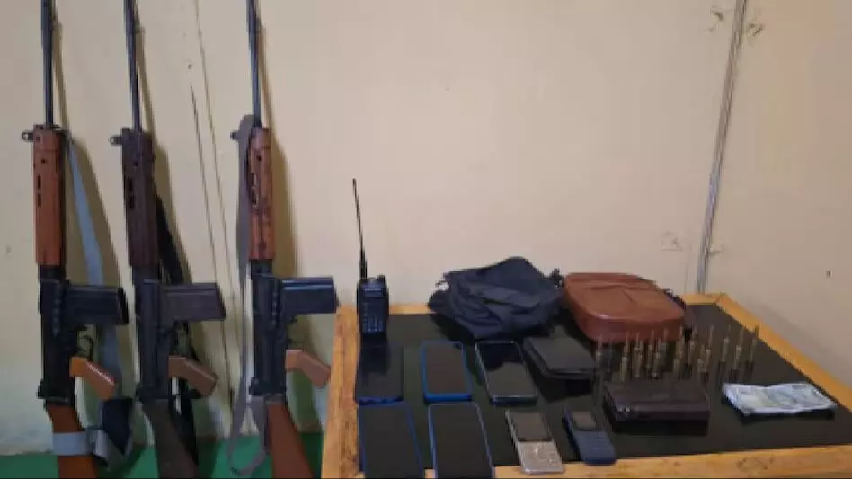 बिष्णुपुर जिले में भारी मात्रा में हथियार और गोला-बारूद की जब्ती के बाद चार गिरफ्तार
