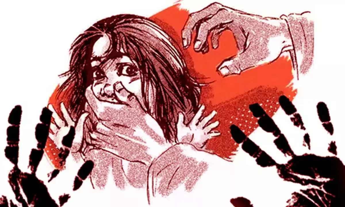 दिल्ली शर्मसार 3 साल की बच्ची से किरायेदार ने किया रेप, आरोपी फरार