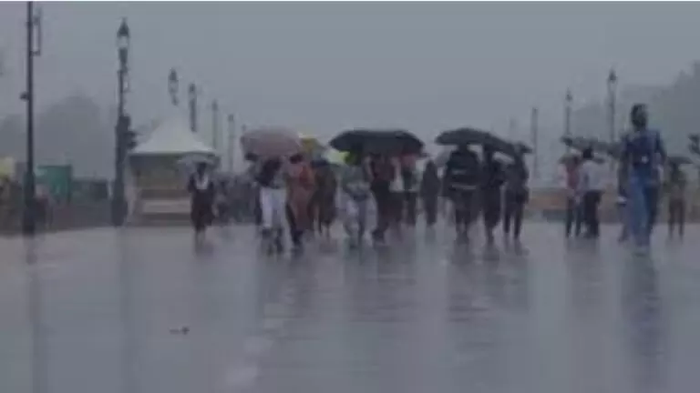 दिल्ली में गर्मी के बीच IMD ने दिया बारिश का अलर्ट