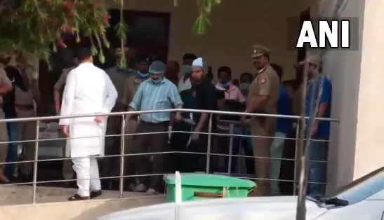 मुख्तार अंसारी के पार्थिव शरीर को गाजीपुर ले जा रही पुलिस, वीडियो