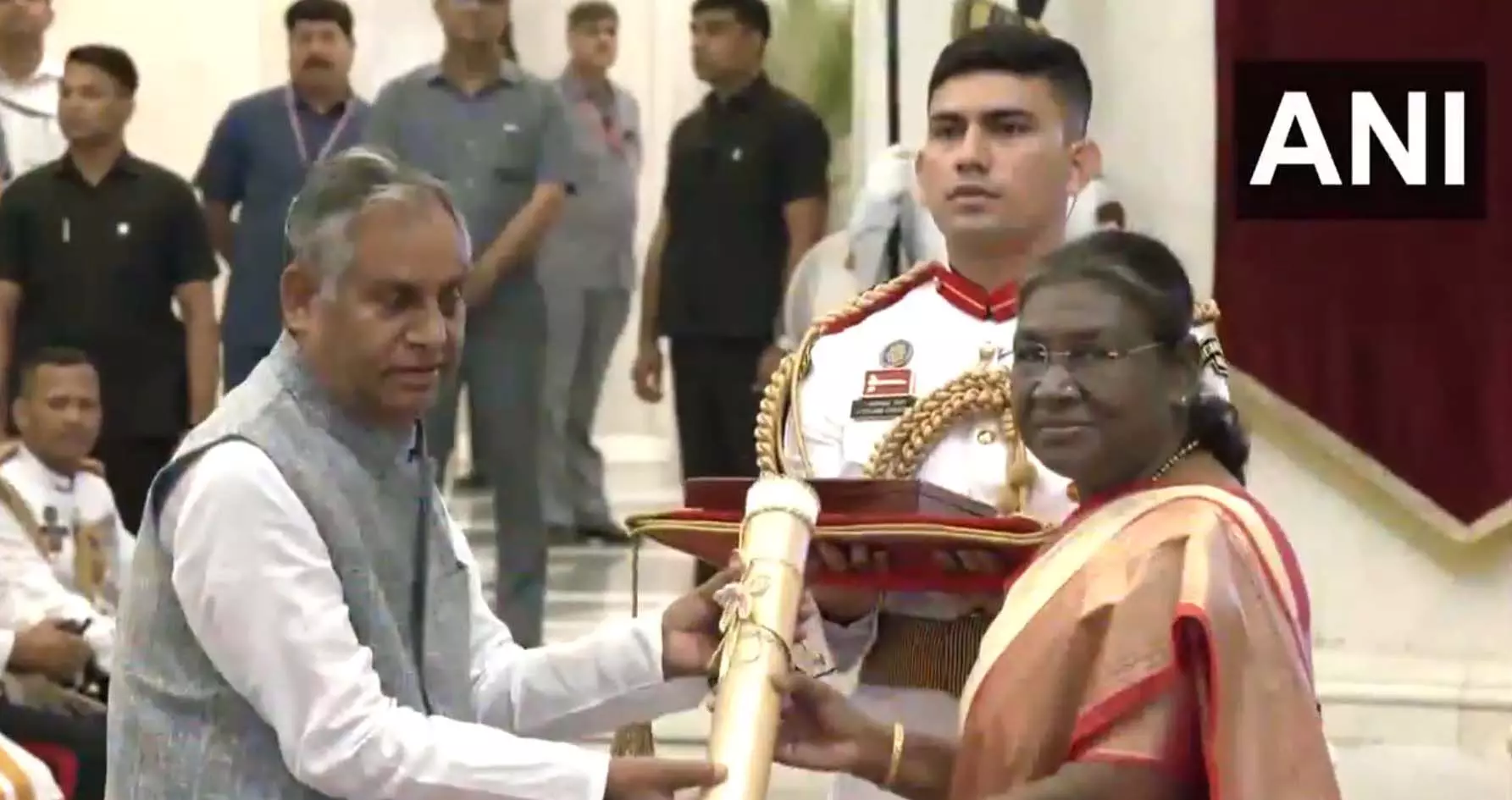 Bharat Ratna: राष्ट्रपति ने पूर्व मुख्यमंत्री कर्पूरी ठाकुर को भारत रत्न पुरस्कार से किया सम्मानित