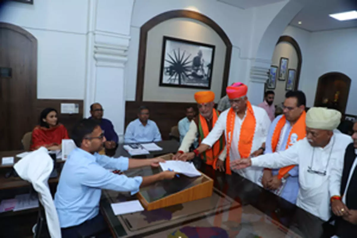 जल शक्ति मंत्री गजेंद्र सिंह शेखावत ने जोधपुर सीट से भरा नामांकन