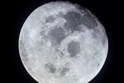 आखिर क्या है कृमि चंद्रमा, या कीड़ा चांद का रहस्य