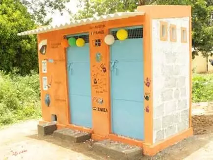 जिले के सभी सरकारी स्कूलों में स्कूलों में शौचालय, चापाकल व अन्य उपस्कर होंगे उपलब्ध