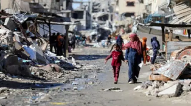 गाजा में फिलीस्तीनियों की मौत का आंकड़ा बढ़कर 32,705 हो गया, मंत्रालय ने पुष्टि की