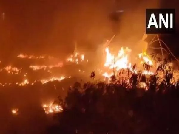 भिवंडी में स्क्रैप गोदाम में आग लगी, कोई घायल नहीं