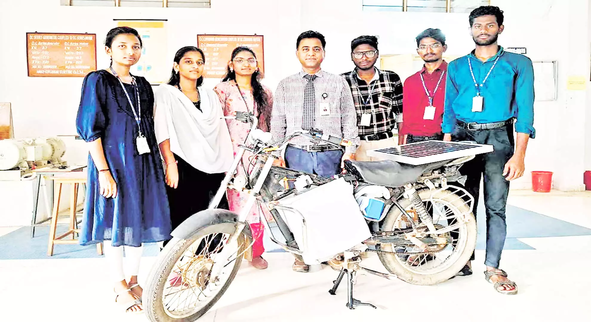 ओंगोल के छात्रों ने हाइब्रिड इलेक्ट्रिक बाइक विकसित की