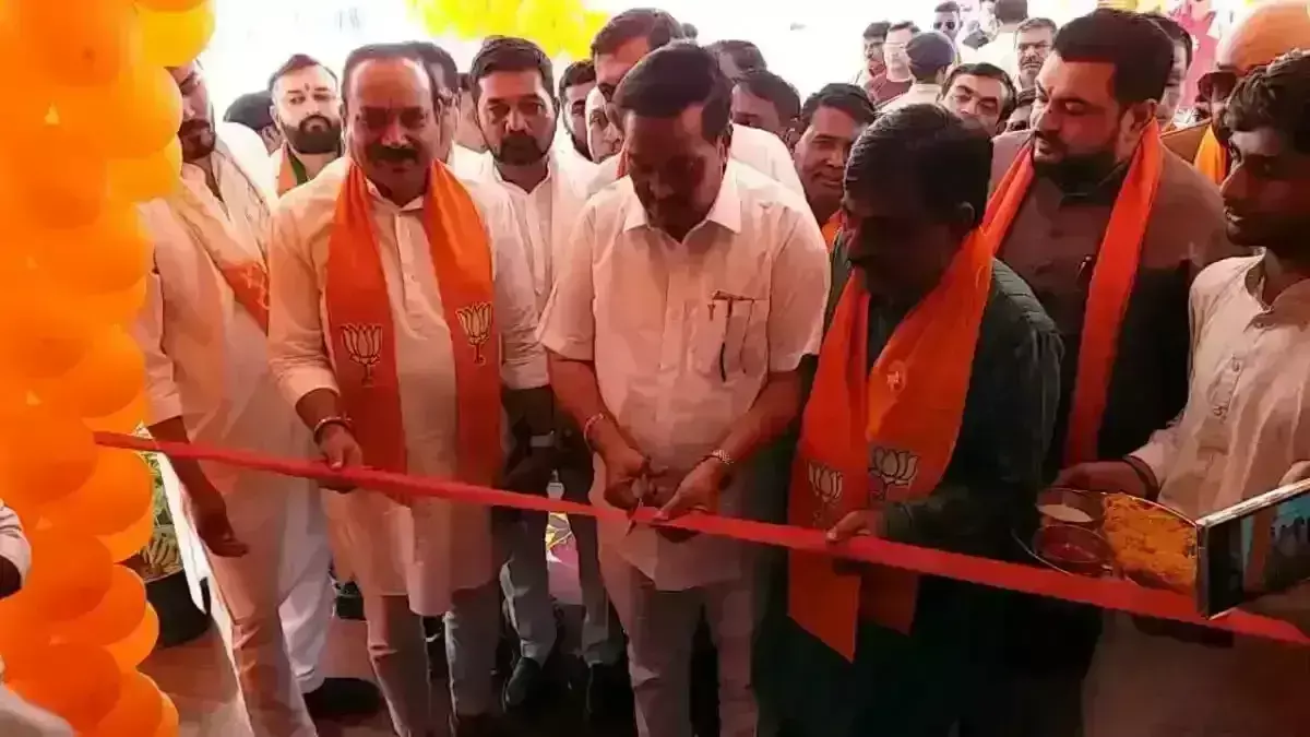 प्रदेश भाजपा अध्यक्ष ने किया जूनागढ़ कार्यालय का उद्घाटन, जवाहर चावड़ा और हर्षद रिबड़िया की अनुपस्थिति