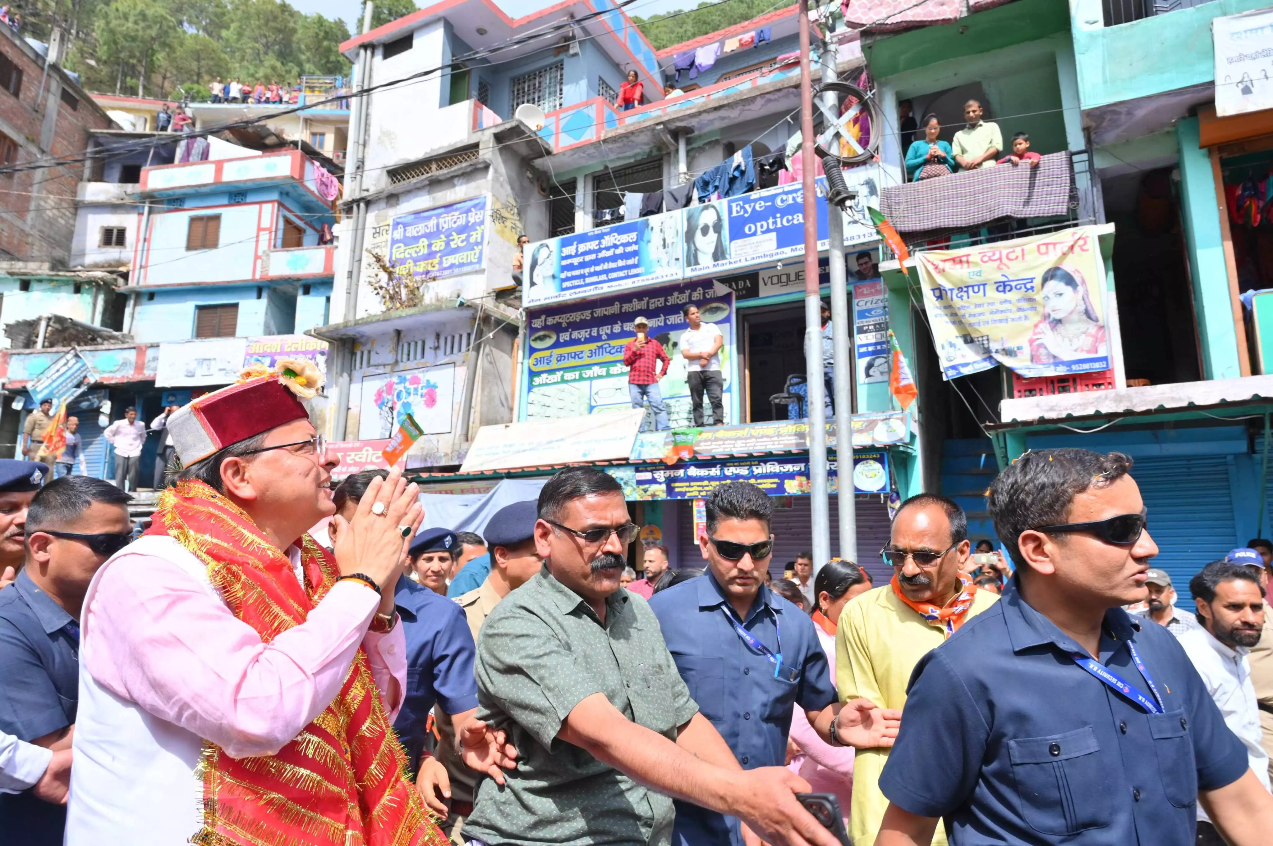 मुख्यमंत्री धामी ने लंबगांव में टिहरी से भाजपा उम्मीदवार माला राज्यलक्ष्मी शाह के लिए किया प्रचार