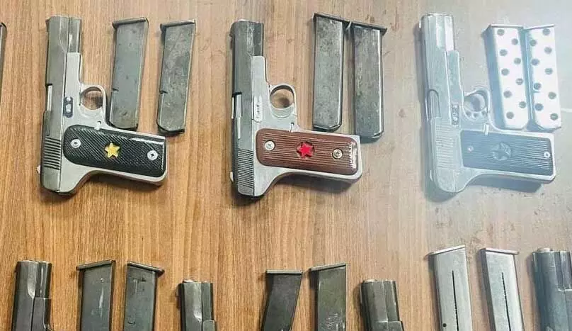अवैध हथियारों के तस्करी का भंडाफोड़, 9 पिस्तौल के साथ 4 तस्कर गिरफ्तार
