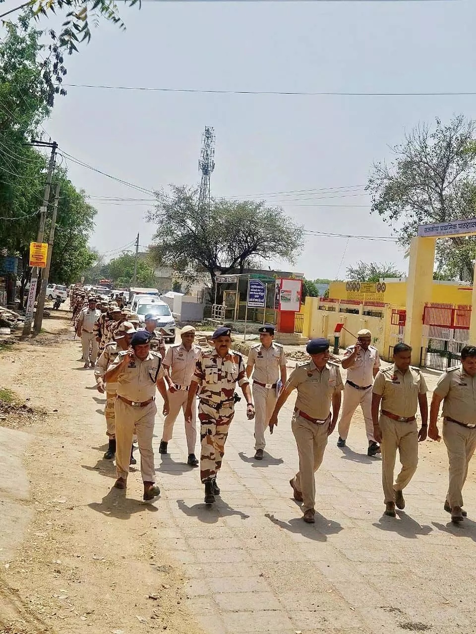 हरियाणा, आईटीबीपी पुलिस ने बल्लभगढ़ में फ्लैग मार्च किया