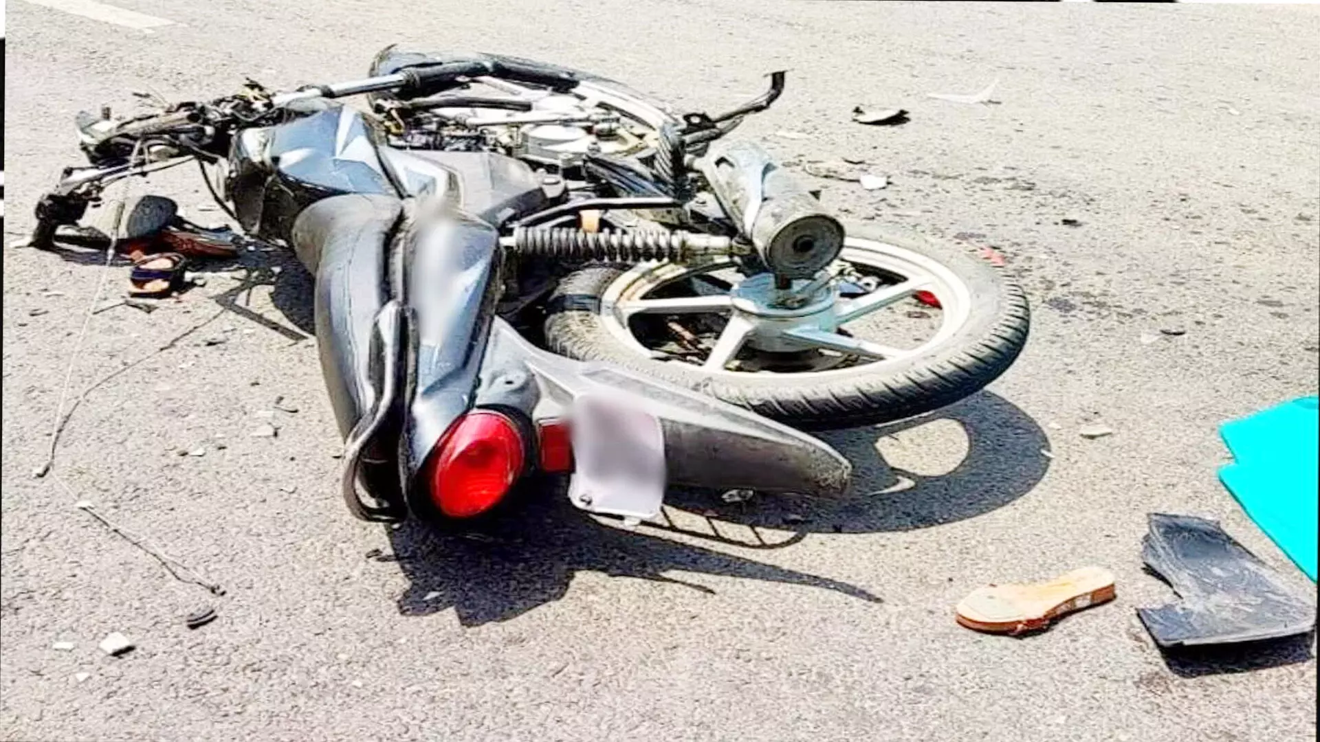 Ujjain  : कार और बाइक की टक्कर में एक की मौत, दूसरा घायल, कार चालक की तलाश जारी
