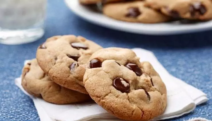रेसिपी - क्लासिक होममेड चॉकलेट चिप कुकीज़