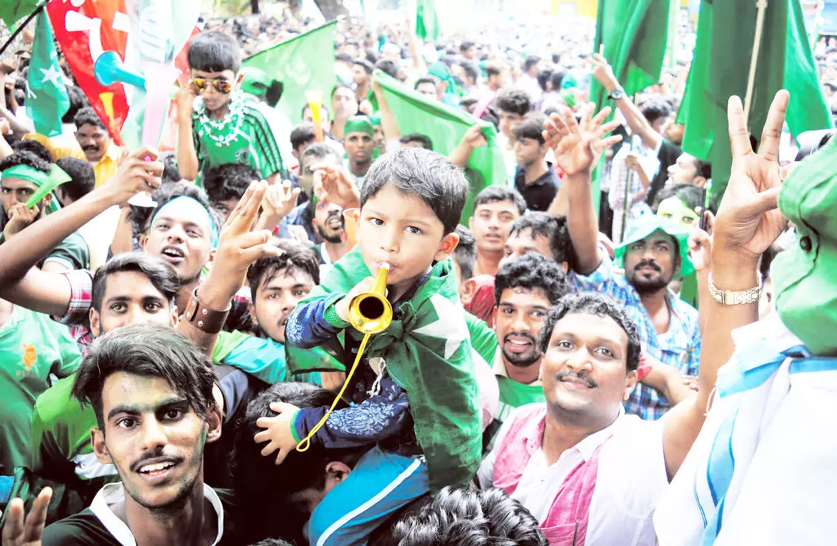 हरा झंडा और लाल सिग्नल: केरल की राजनीति में IUML