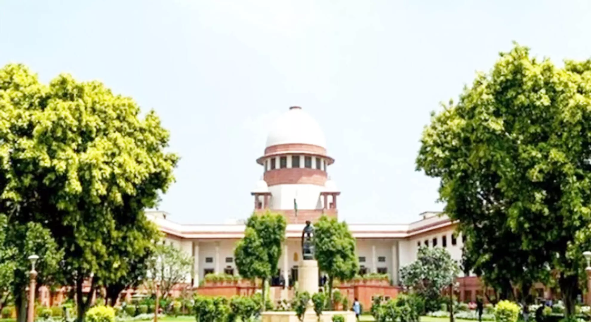 सुप्रीम कोर्ट ने केरल सरकार के मुकदमे को पांच न्यायाधीशों की संविधान पीठ के पास भेजा