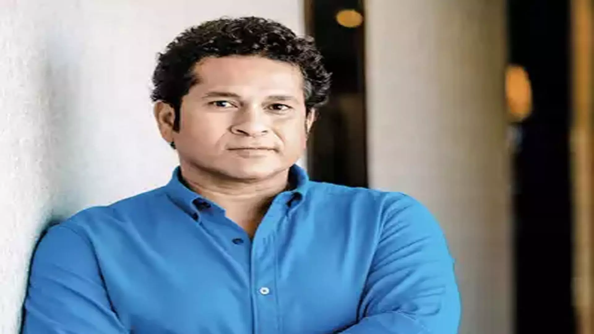 Sachin Tendulkar: सचिन ने रामनगर में पुलिसकर्मियों के साथ खिंचवाई फोटो