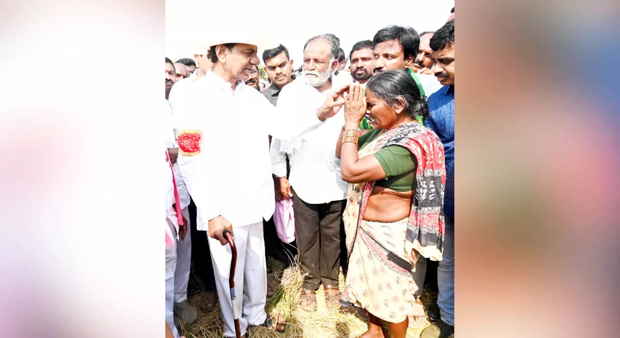 तेलंगाना के पूर्व मुख्यमंत्री ने जनगांव की महिला किसान को 5 लाख रुपये की सहायता देने का वादा किया