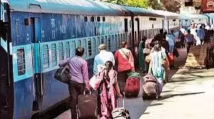 RTI से मिला आंकड़ा: रेलवे ने चार साल में सीनियर सिटीजन से छूट की राशि वापस लेकर कमाये 5800 करोड़ रुपये