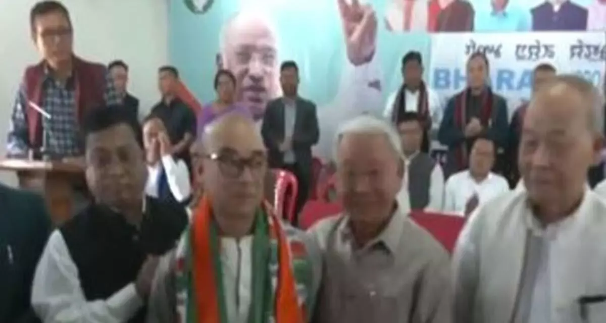 मणिपुर के पूर्व विधायक और भाजपा नेता ने लोकसभा चुनाव से पहले कांग्रेस में शामिल