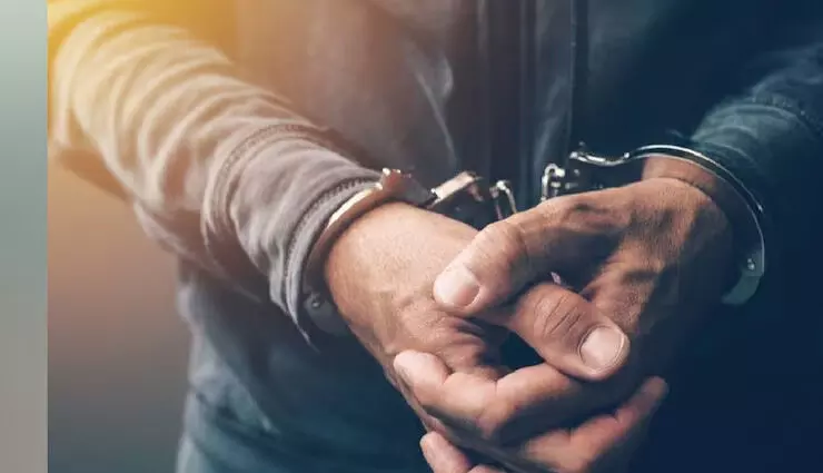 जोरहाट में सरकारी अधिकारी रिश्वत लेते रंगे हाथों पकड़ा गया