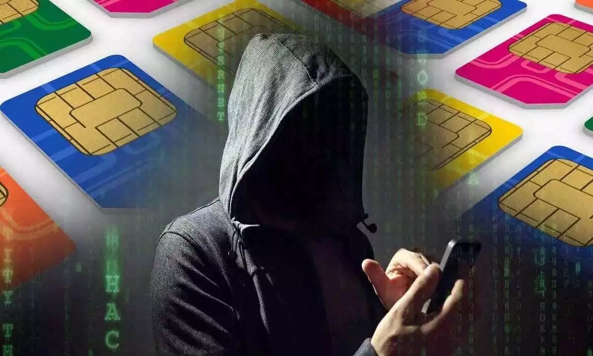 साइबर अपराधों से निपटने के लिए साइबर योद्धाओं को नए मोबाइल फोन और सिम कार्ड दिए गए