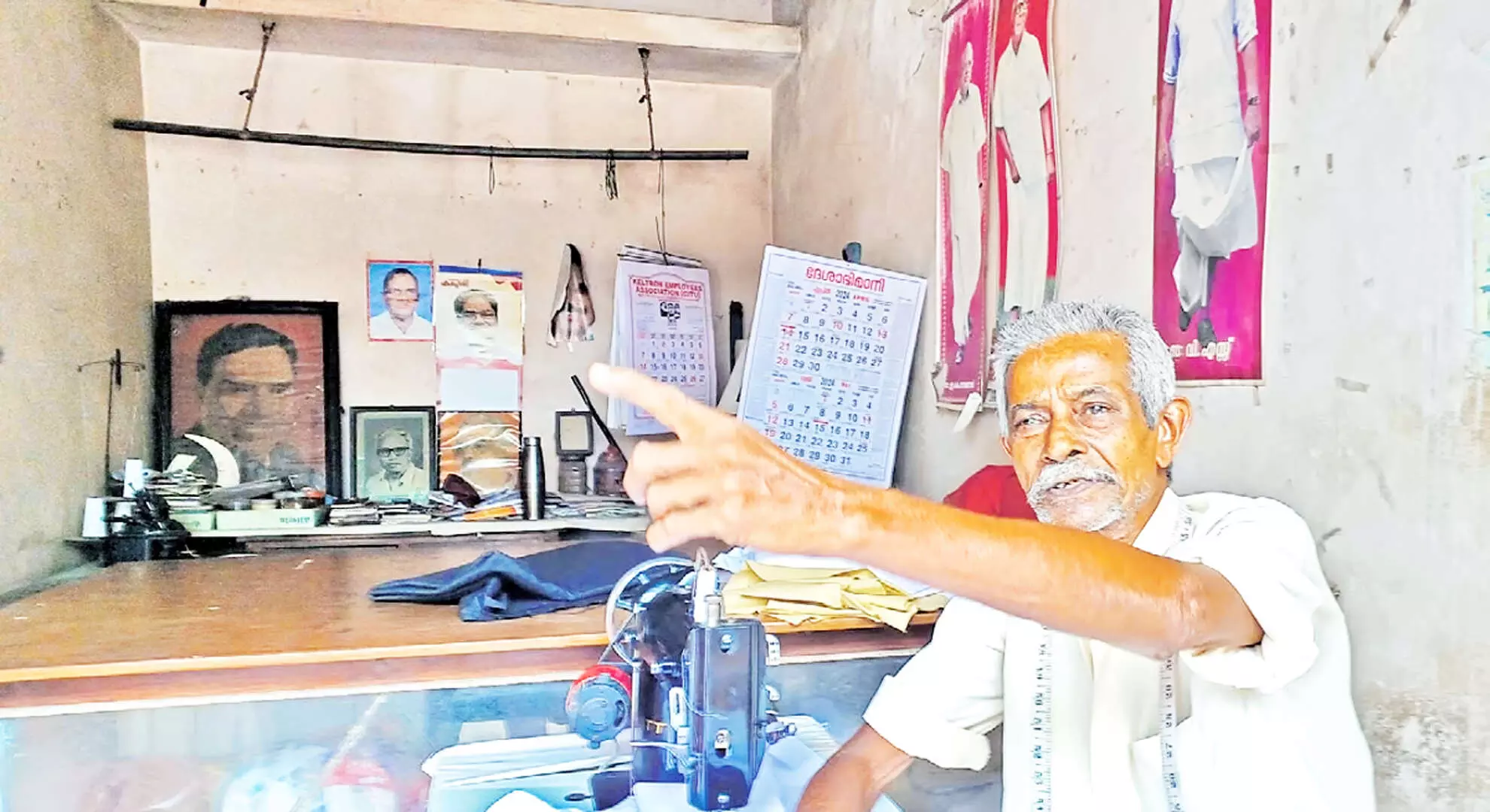 कॉमरेड सुकुमारन की दुकान तिरुवनंतपुरम में पार्टी कार्यकर्ताओं का केंद्र है