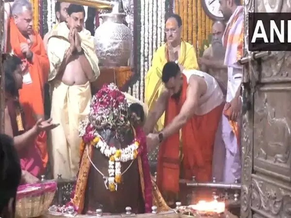 भाजपा के राष्ट्रीय अध्यक्ष जेपी नड्डा ने उज्जैन के महाकालेश्वर मंदिर में पूजा-अर्चना की