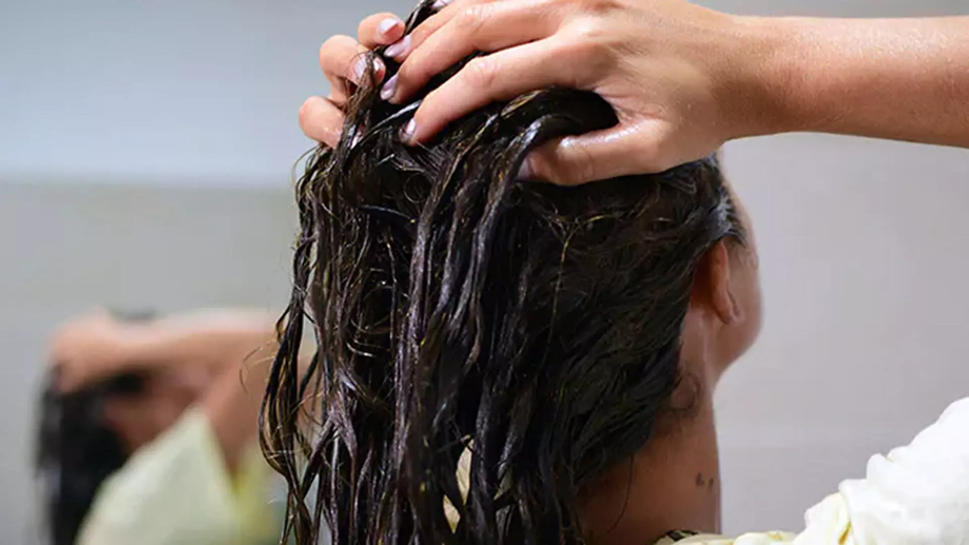 इन आसान घरेलू उपायों से मिलेगी आपके बालों को प्राकृतिक ग्रोथ, जानें तरीका